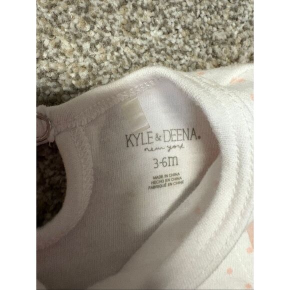 Bundle of baby one piece bodysuits - Picture 7 of 11